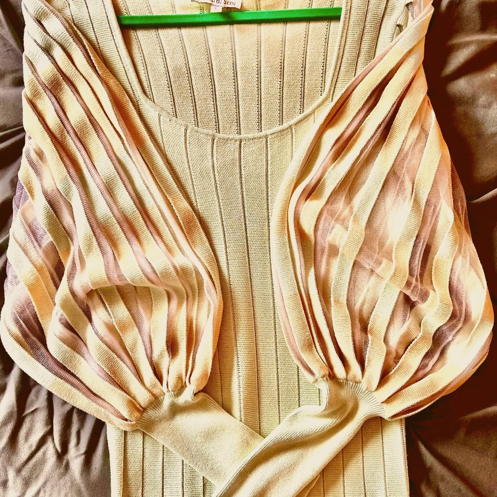 See and Be Seen. Knit Lightweight Balloon Sleeve Sweater w/fitted wrists